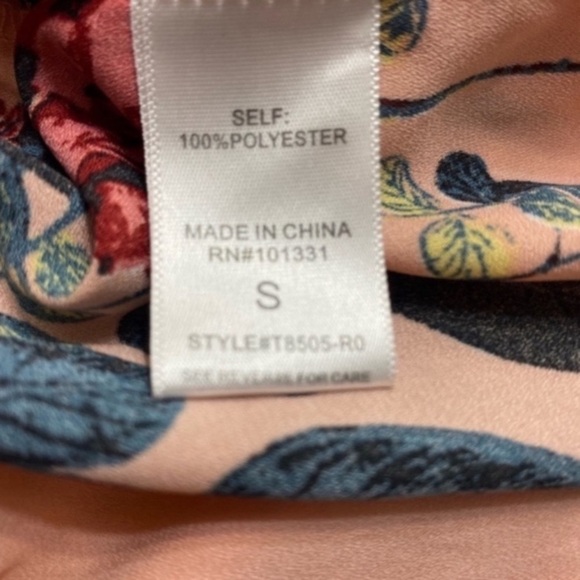 Charlotte Russe Floral Ruffle Sleeve Crop Top Blouse Juniors / Women’s Small - Picture 8 of 12